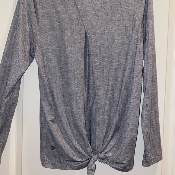 Grey long sleeve workout top - Picture 2 of 2